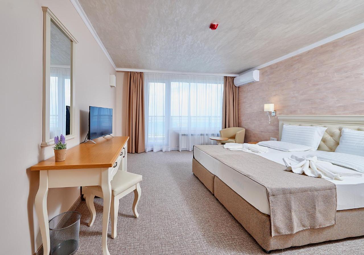 Neptun Hotel Pomorie Eksteriør billede