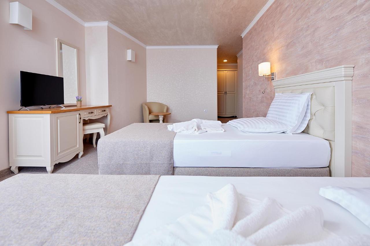 Neptun Hotel Pomorie Eksteriør billede