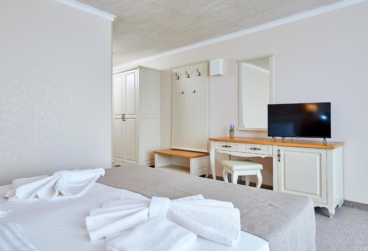 Neptun Hotel Pomorie Eksteriør billede