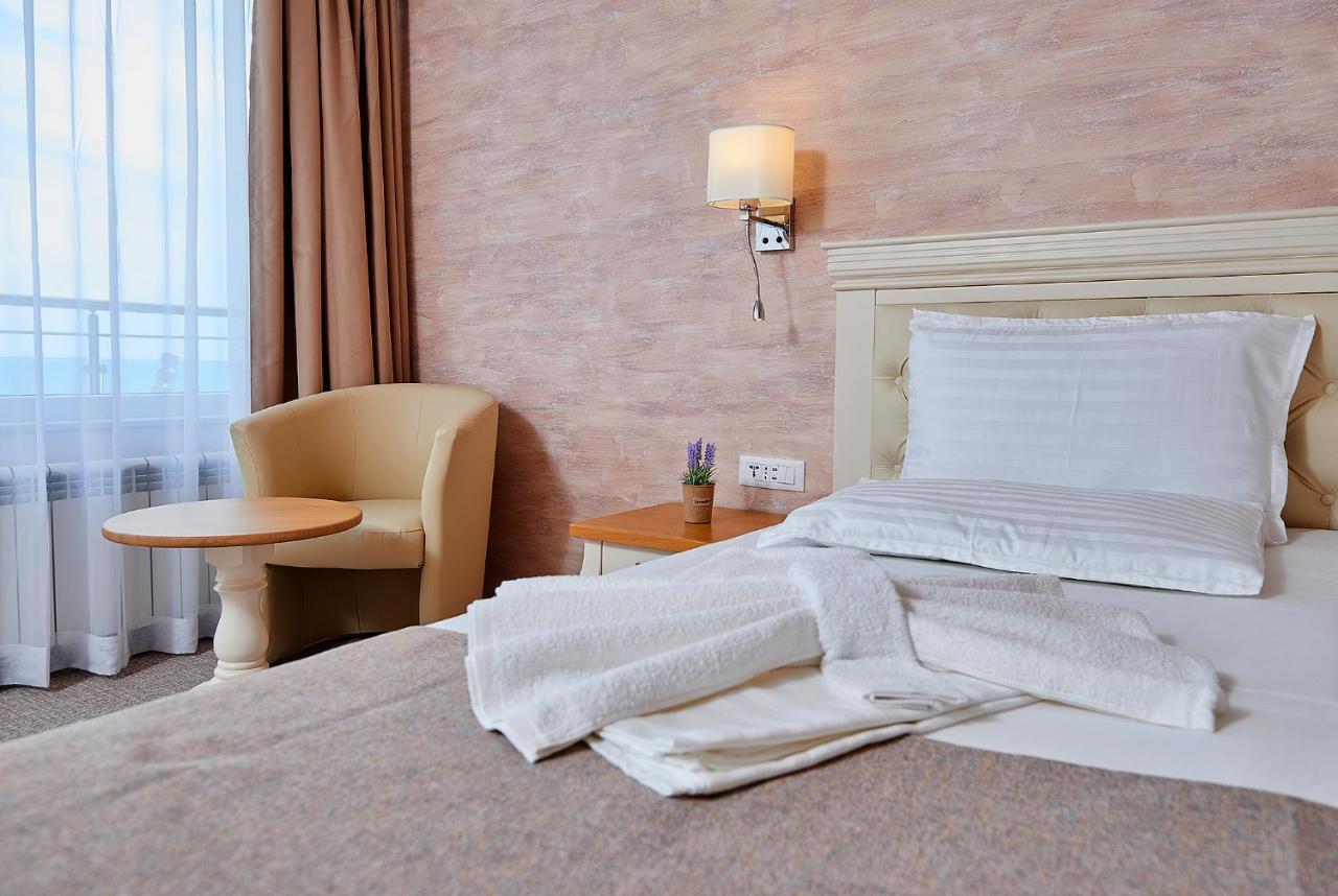 Neptun Hotel Pomorie Eksteriør billede